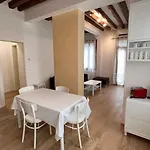 Ca Lion By Venicevillas, Vicino Biennale Apartman