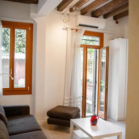 Ca Lion By Venicevillas, Vicino Biennale Apartment Venice