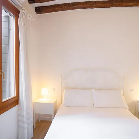 Ca Lion By Venicevillas, Vicino Biennale Apartment *